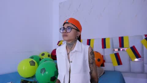 antony_d_ossa online show from June 19, 8:23 pm