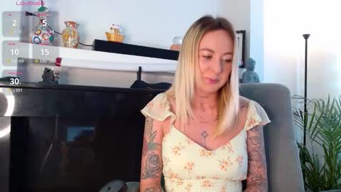 Snapshot of anttoniia chatting on November 14, 7:23 pm Antonia online show from November 14, 7:23 pm