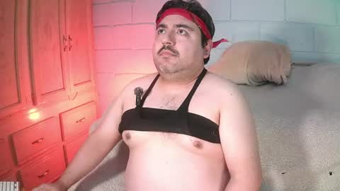 Snapshot of anuarfox chatting on June 10, 8:35 am AnuarFox online show from June 10, 8:35 am