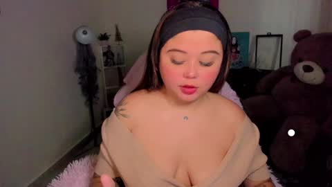   Independent model  online show from January 4, 5:05 pm