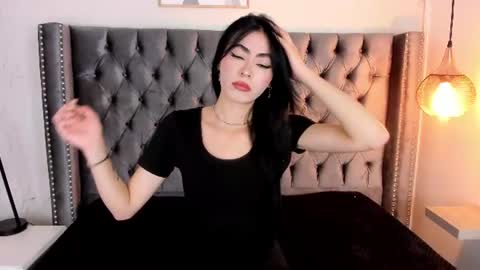 Snapshot of anya_belth chatting on June 18, 7:18 pm anya_belth online show from June 18, 7:18 pm