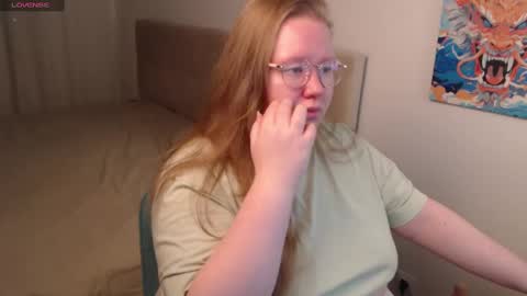 Snapshot of anya_muna chatting on December 17, 8:43 pm Anya Muna online show from December 17, 8:43 pm