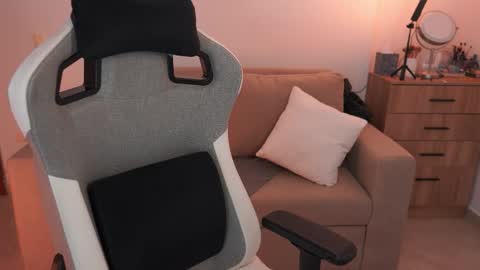 anya online show from February 1, 7:34 pm