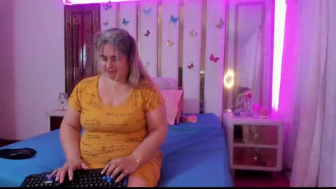 Snapshot of anyelamature chatting on May 30, 3:47 am Anyela online show from May 30, 3:47 am