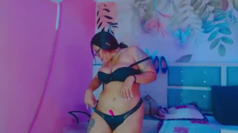 anyell online show from January 31, 8:22 pm