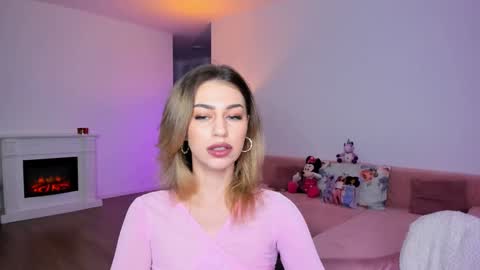 Snapshot of anysasmithh chatting on December 7, 9:44 pm Anysa Smith online show from December 7, 9:44 pm