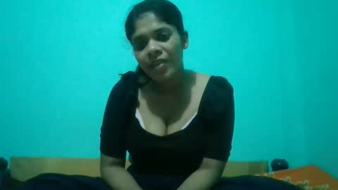 Snapshot of apa142817 chatting on May 10, 4:01 pm Aparalux online show from May 10, 4:01 pm