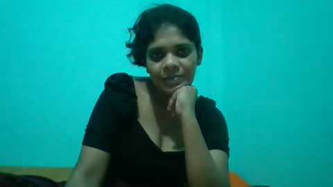 Snapshot of apa142817 chatting on May 12, 7:00 pm Aparalux online show from May 12, 7:00 pm
