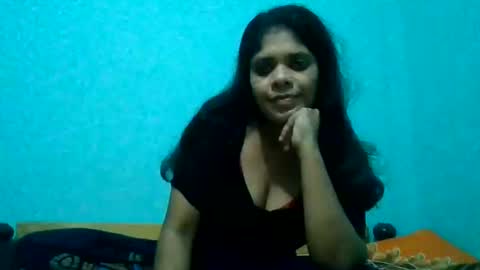 Snapshot of apa142817 chatting on May 13, 10:23 am Aparalux online show from May 13, 10:23 am