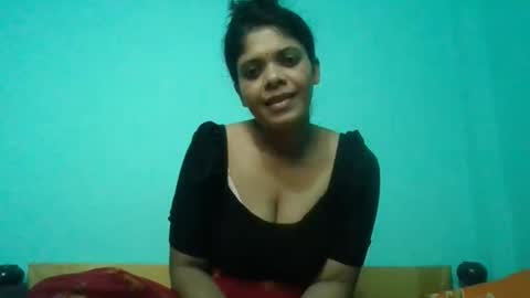 Snapshot of apa142817 chatting on May 14, 7:15 am Aparalux online show from May 14, 7:15 am