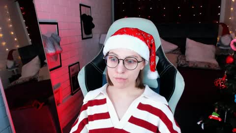 Snapshot of aphexqueen chatting on December 17, 1:27 pm APHEX QUEEN online show from December 17, 1:27 pm