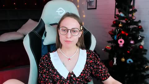 Snapshot of aphexqueen chatting on December 20, 8:23 pm APHEX QUEEN online show from December 20, 8:23 pm