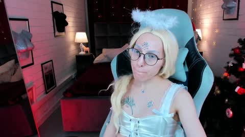 Snapshot of aphexqueen chatting on December 23, 5:54 pm APHEX QUEEN online show from December 23, 5:54 pm