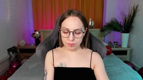 Snapshot of aphexqueen chatting on February 9, 11:04 pm APHEX QUEEN online show from February 9, 11:04 pm