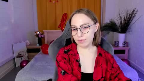 Snapshot of aphexqueen chatting on February 12, 1:06 pm APHEX QUEEN online show from February 12, 1:06 pm