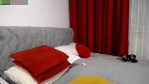 Snapshot of aphrodite32 chatting on June 11, 8:29 pm Sarah online show from June 11, 8:29 pm