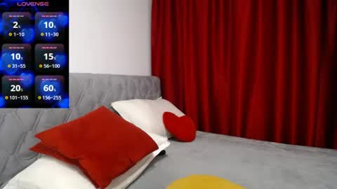 Snapshot of aphrodite32 chatting on July 2, 3:17 am Sarah online show from July 2, 3:17 am