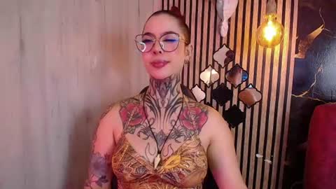 Snapshot of aphrodite__bloom chatting on June 24, 10:31 pm aphrodite__bloom online show from June 24, 10:31 pm