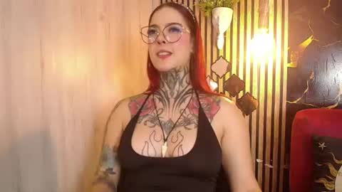 Snapshot of aphrodite__bloom chatting on July 14, 2:05 am aphrodite__bloom online show from July 14, 2:05 am