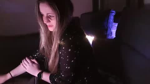 Snapshot of aphrodite_ash chatting on September 27, 7:24 am Shy Happy Pair online show from September 27, 7:24 am