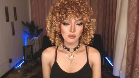 Snapshot of aphrodite_may chatting on September 16, 8:10 pm kathryn online show from September 16, 8:10 pm