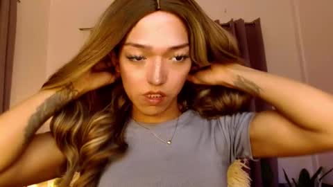 Snapshot of aphrodite_may chatting on March 17, 9:56 am kathryn online show from March 17, 9:56 am