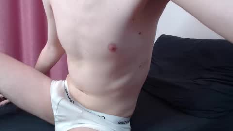 Snapshot of apofis_boy chatting on October 25, 2:02 pm Apofis online show from October 25, 2:02 pm