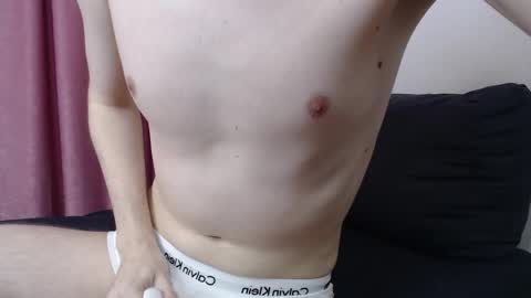 Snapshot of apofis_boy chatting on April 18, 7:18 pm Apofis online show from April 18, 7:18 pm