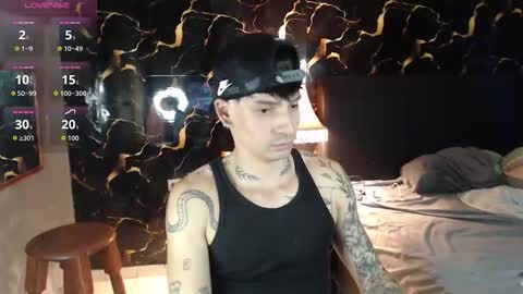 Snapshot of apolo01_ chatting on November 13, 2:10 am Apolo online show from November 13, 2:10 am