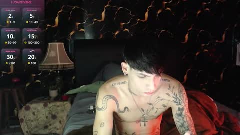 Snapshot of apolo01_ chatting on November 17, 10:48 pm Apolo online show from November 17, 10:48 pm