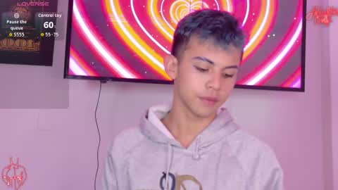 Snapshot of apolo_prince1 chatting on April 28, 2:27 am Apolo online show from April 28, 2:27 am