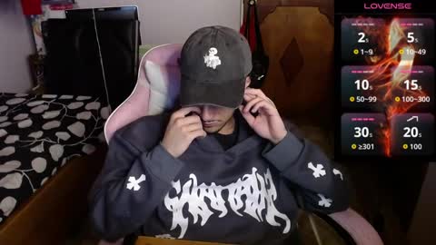Snapshot of apolo_s chatting on June 2, 3:41 am Andres online show from June 2, 3:41 am