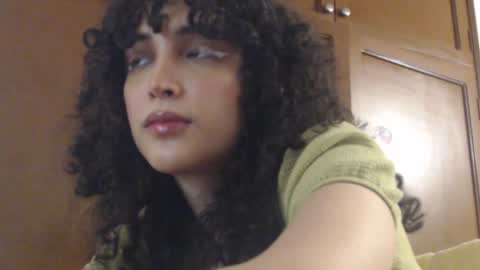 Snapshot of apolosbitch chatting on January 27, 10:38 pm Nix online show from January 27, 10:38 pm