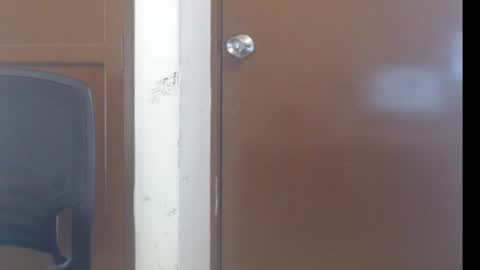 Snapshot of apolosbitch chatting on October 3, 6:27 pm Nix online show from October 3, 6:27 pm