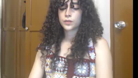 Snapshot of apolosbitch chatting on October 7, 2:09 am Nix online show from October 7, 2:09 am