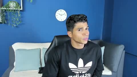 Snapshot of apolotherock chatting on March 3, 7:39 pm Apolo online show from March 3, 7:39 pm