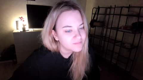 Snapshot of appleyummybuns chatting on November 14, 12:37 pm appleyummybuns online show from November 14, 12:37 pm