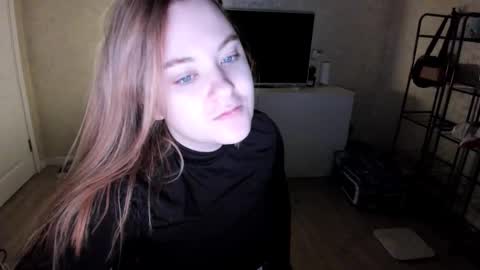 Snapshot of appleyummybuns chatting on December 1, 1:27 pm appleyummybuns online show from December 1, 1:27 pm