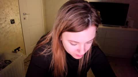 Snapshot of appleyummybuns chatting on December 4, 5:39 am appleyummybuns online show from December 4, 5:39 am