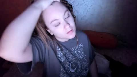 Snapshot of appleyummybuns chatting on January 8, 4:04 am appleyummybuns online show from January 8, 4:04 am