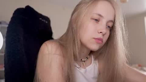 Snapshot of appr0ved chatting on June 9, 3:12 pm REYNA my friend online show from June 9, 3:12 pm
