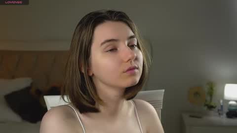 Snapshot of approche_toi_petite chatting on May 30, 2:58 pm Meghan online show from May 30, 2:58 pm