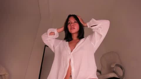 Snapshot of aprettyy chatting on June 4, 1:17 pm Anny online show from June 4, 1:17 pm
