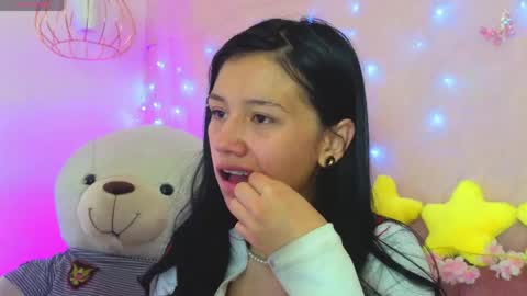 Snapshot of april_bennett chatting on May 14, 12:01 pm online show from May 14, 12:01 pm