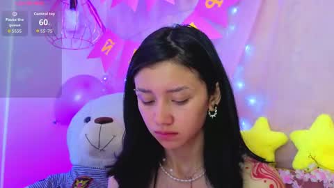 Snapshot of april_bennett chatting on July 16, 3:18 pm online show from July 16, 3:18 pm
