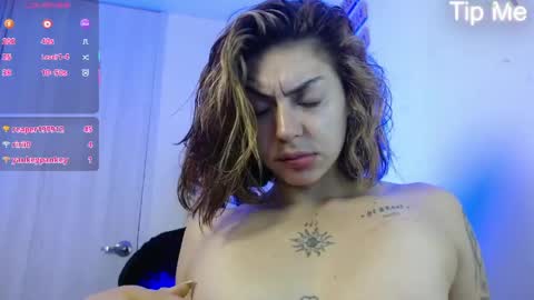 Snapshot of april_dumont5 chatting on April 21, 10:21 am April Dumont online show from April 21, 10:21 am