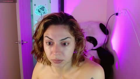 Snapshot of april_dumont5 chatting on May 12, 11:29 am April Dumont online show from May 12, 11:29 am