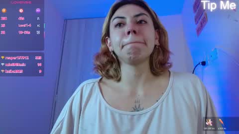 Snapshot of april_dumont5 chatting on May 26, 1:51 pm April Dumont online show from May 26, 1:51 pm