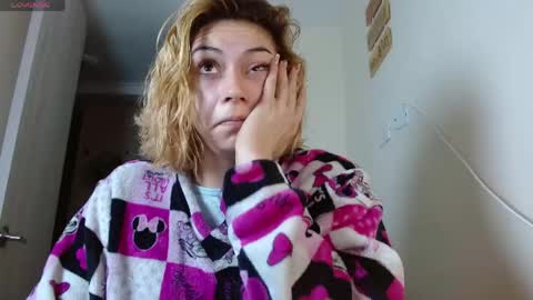 Snapshot of april_dumont5 chatting on June 9, 10:27 am April Dumont online show from June 9, 10:27 am