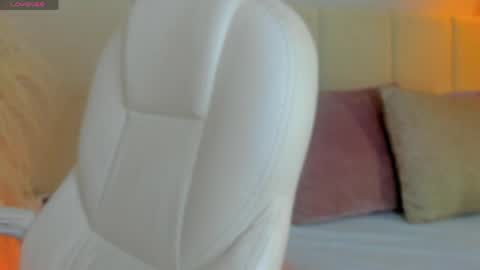 Snapshot of april_ebony18_ chatting on May 9, 10:42 am April online show from May 9, 10:42 am